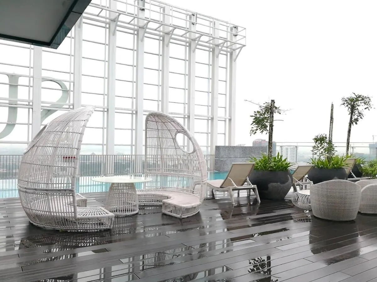 A Modern & Bright Suasana Suites In Johor Bahru 0*,  Malezja